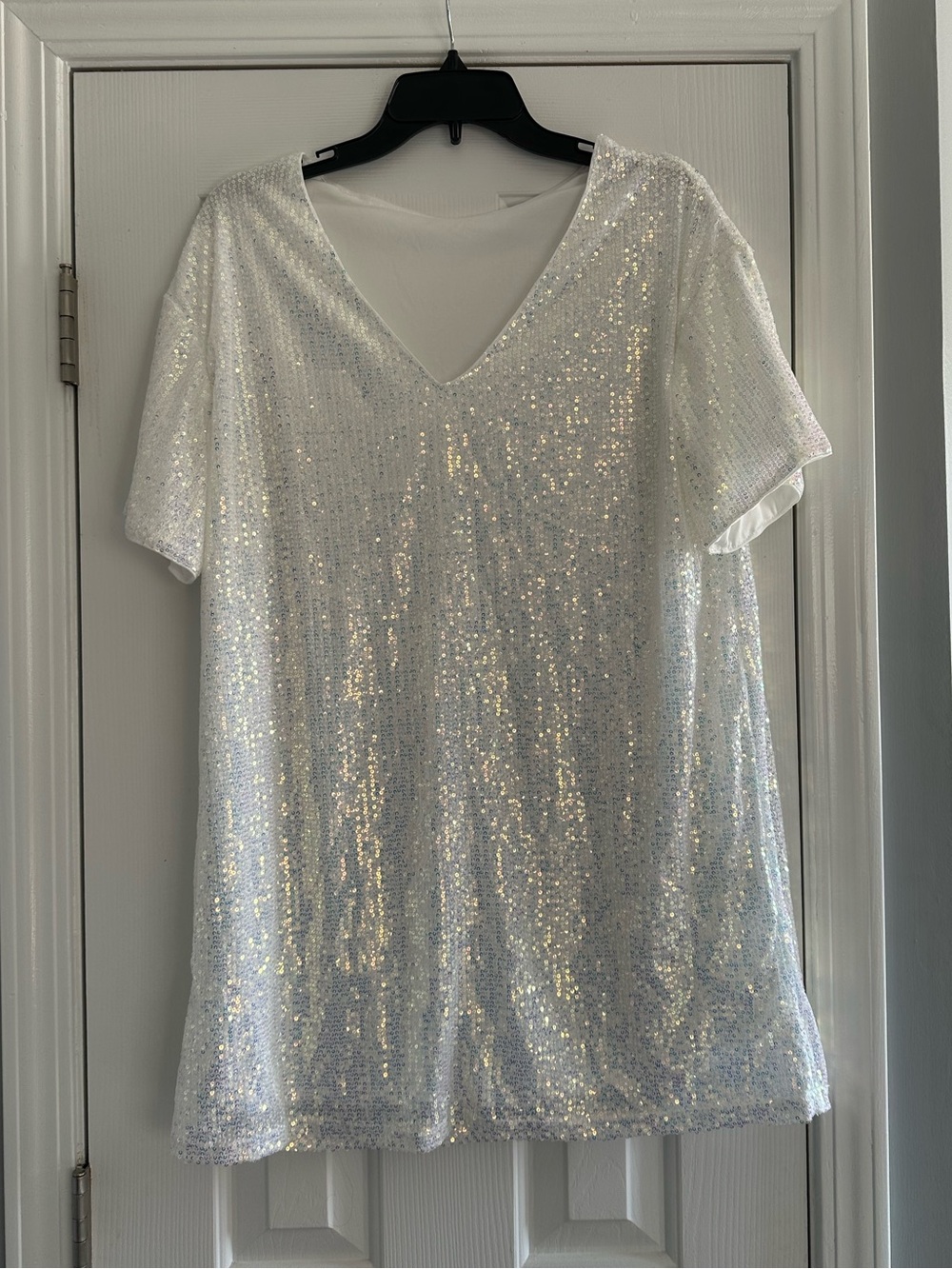 White Iridescent Sequin V-Neck Mini Shift Dress Size Small